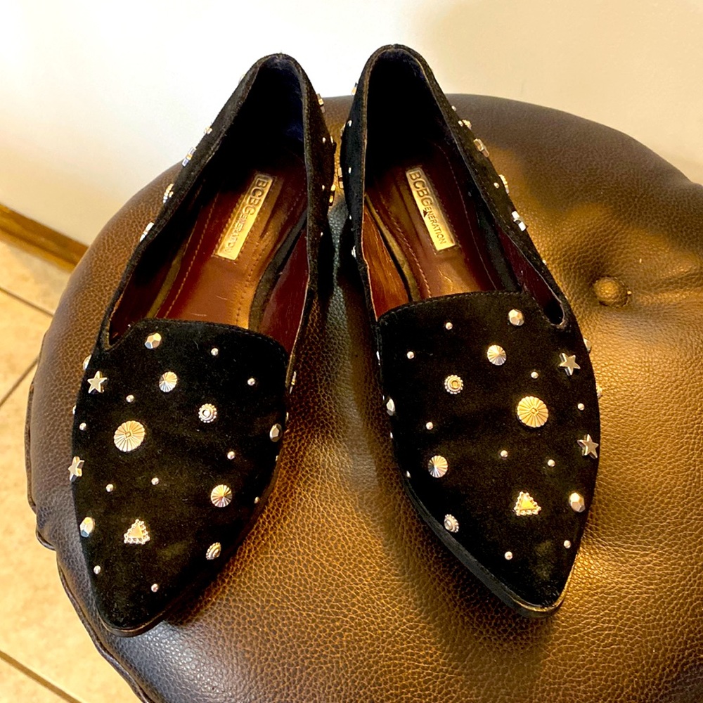 BCBGeneration Nikkola Ornamentation Ponited Toe Flats Suede Studded Shoes size 5
